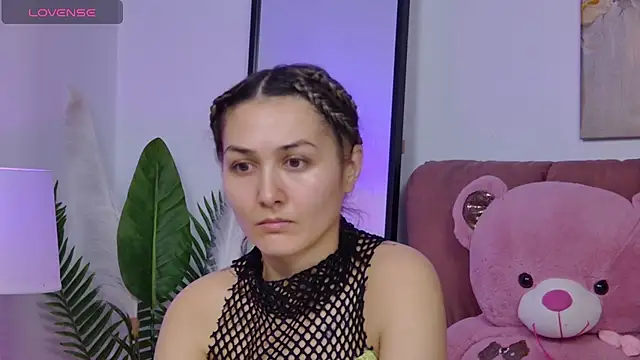 NicolLopeze online show from 11.19.25