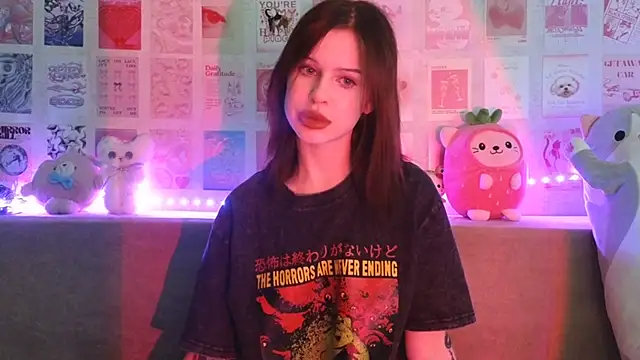 LisaDenvinn online show from 12.13.24