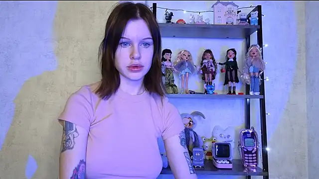 LisaDenvinn online show from 01.28.25