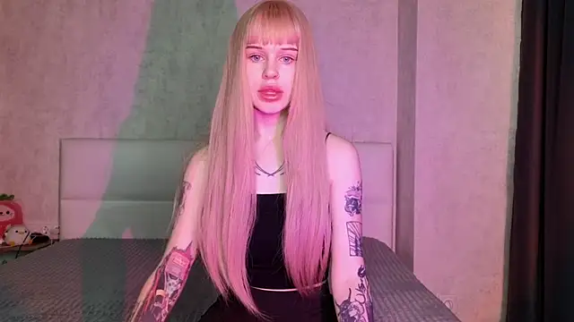 LisaDenvinn online show from 09.20.25