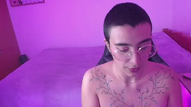 Liil cat online show from 03.13.25
