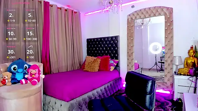 Samra Naugthy online show from 12.18.25