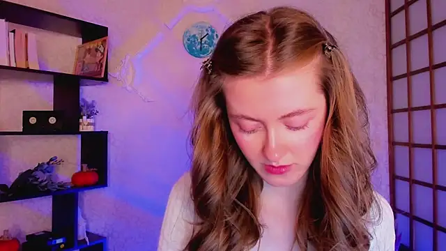 Snapshot of KateCuddle chatting on 12.25.24 KateCuddle online show from 12.25.24
