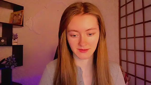 Snapshot of KateCuddle chatting on 02.20.25 KateCuddle online show from 02.20.25