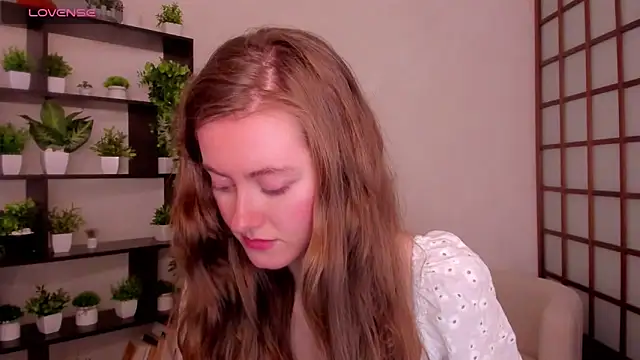 KateCuddle online show from 10.22.25