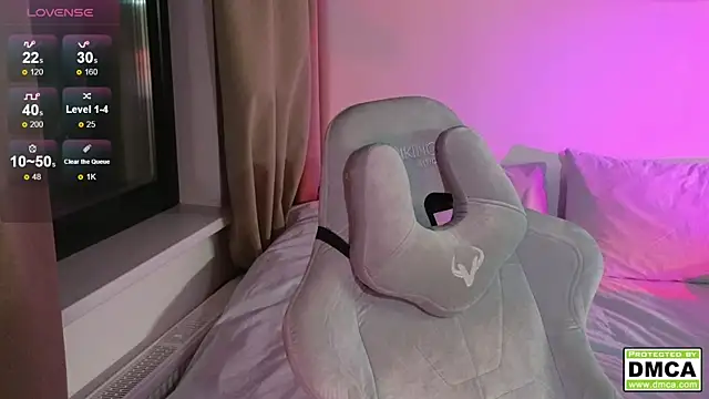 cute thomas online show from 10.13.25