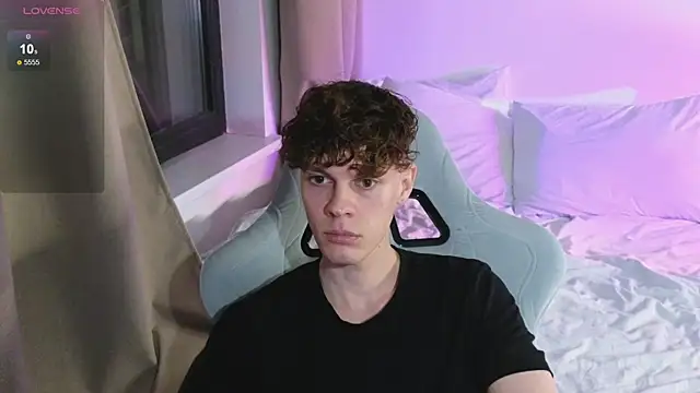 cute thomas online show from 05.17.26
