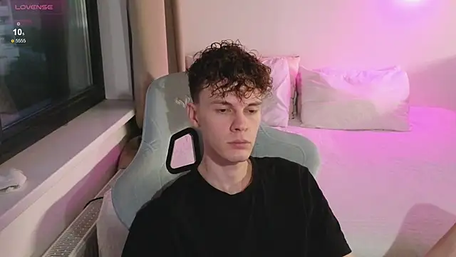 Snapshot of cute_thomas chatting on 07.16.26 cute thomas online show from 07.16.26