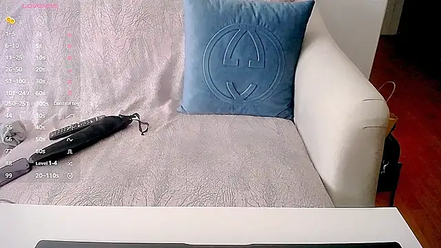 Snapshot of AmazingBitch chatting on 02.06.25 AmazingBitch online show from 02.06.25