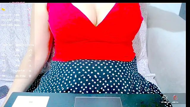 Snapshot of AmazingBitch chatting on 09.16.25 AmazingBitch online show from 09.16.25