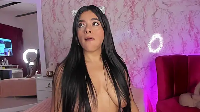 SophiieWilson  online show from 10.14.25