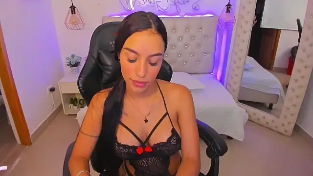 xiomara  cortes online show from 01.27.25