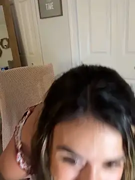 Snapshot of Wetbabygirlxo chatting on 09.27.25 Wetbabygirlxo online show from 09.27.25