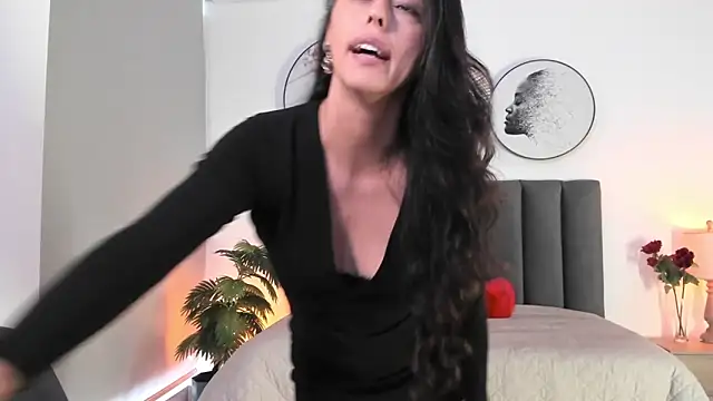 SaharaGarcia   online show from 02.19.25