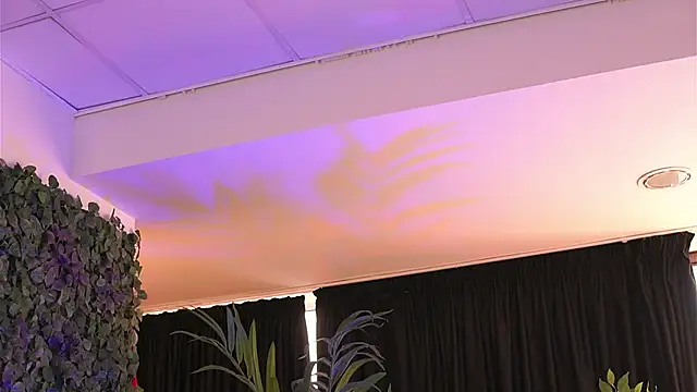 HotSkinnyX online show from 02.22.25