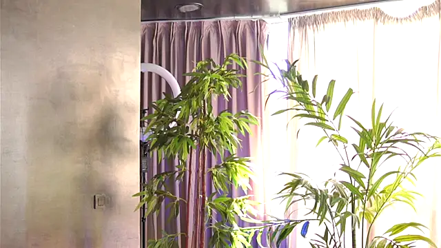 HotSkinnyX online show from 10.11.25