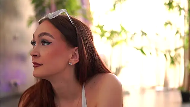 HotSkinnyX online show from 10.23.25