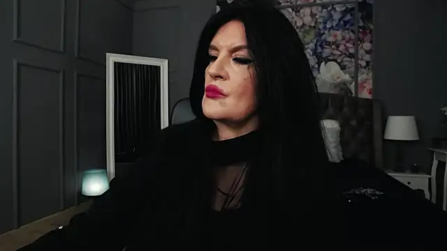 Snapshot of DomMelissaW chatting on 10.08.25 DomMelissaW online show from 10.08.25