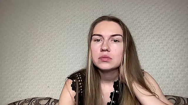 Snapshot of dream_alexa chatting on 12.11.24 dream alexa online show from 12.11.24