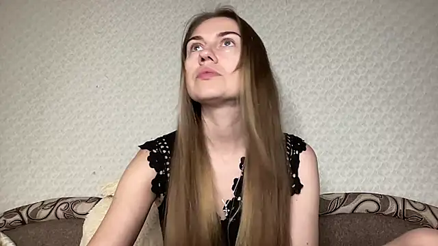 Snapshot of dream_alexa chatting on 12.13.24 dream alexa online show from 12.13.24