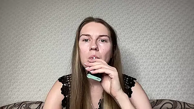 Snapshot of dream_alexa chatting on 01.02.25 dream alexa online show from 01.02.25