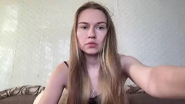 Snapshot of dream_alexa chatting on 01.05.25 dream alexa online show from 01.05.25