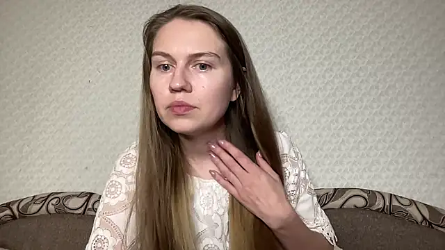 Snapshot of dream_alexa chatting on 02.04.25 dream alexa online show from 02.04.25