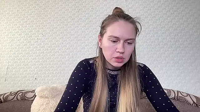 Snapshot of dream_alexa chatting on 02.17.25 dream alexa online show from 02.17.25