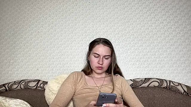 Snapshot of dream_alexa chatting on 03.18.25 dream alexa online show from 03.18.25