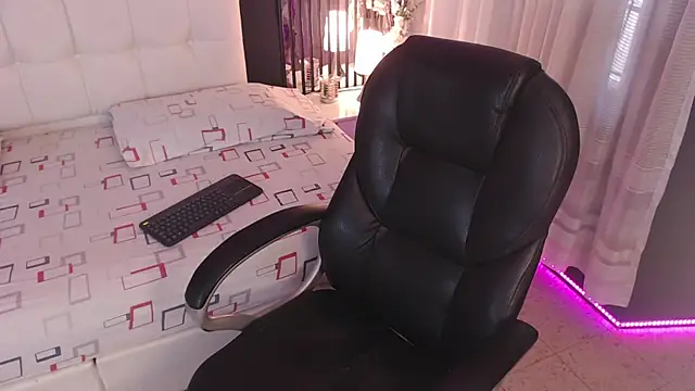 LiaVillalobos online show from 01.08.26