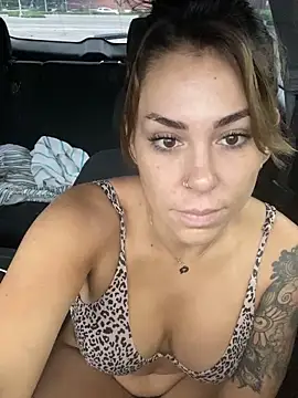 LeaGambit   online show from 09.11.25