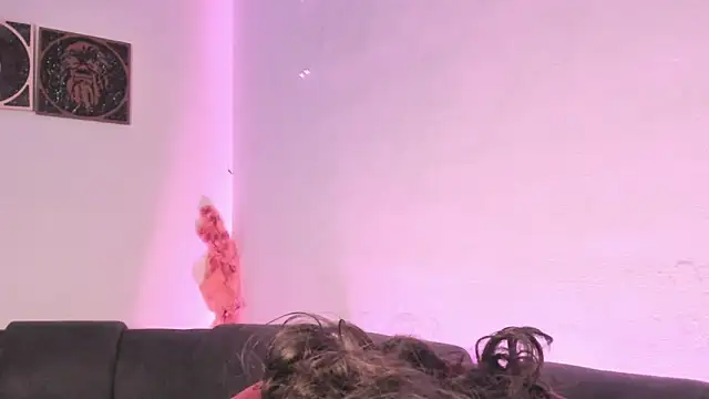 Snapshot of Agathaks chatting on 09.26.25 Agathaks online show from 09.26.25