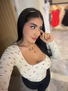 clarachanelricek online show from 11.13.25