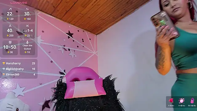 Snapshot of lucy_beatifull chatting on 02.01.25 lucy beatifull online show from 02.01.25