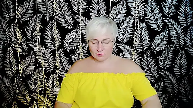 Snapshot of Olivia_playful chatting on 06.26.26 Olivia playful online show from 06.26.26