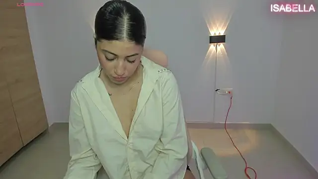 Snapshot of isabella_thomsonp chatting on 10.29.25 isabella thomsonp online show from 10.29.25