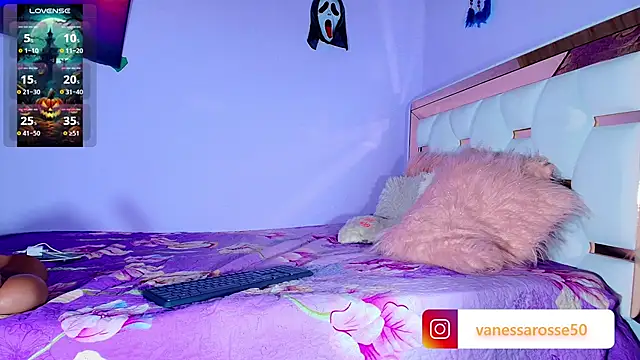 Snapshot of Julieth_Rossi chatting on 10.30.25 Julieth Rossi online show from 10.30.25