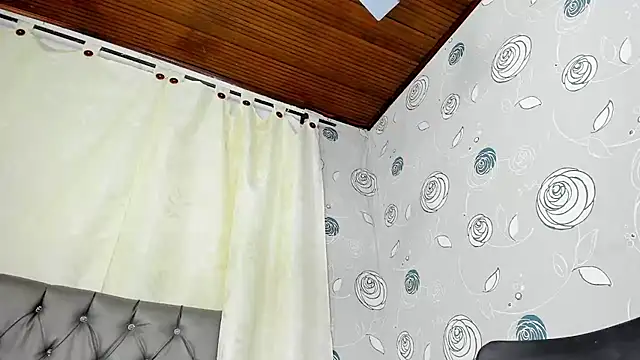 luna evaa online show from 02.13.25