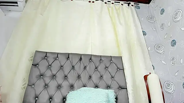 luna evaa online show from 02.14.25