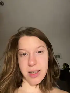 Snapshot of kimczii chatting on 12.30.24 kimczii online show from 12.30.24