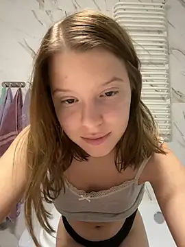 Snapshot of kimczii chatting on 01.24.25 kimczii online show from 01.24.25