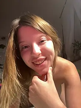 Snapshot of kimczii chatting on 03.19.25 kimczii online show from 03.19.25