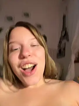 Snapshot of kimczii chatting on 03.19.25 kimczii online show from 03.19.25