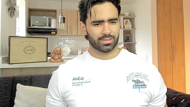 BradleySmithx online show from 10.05.25