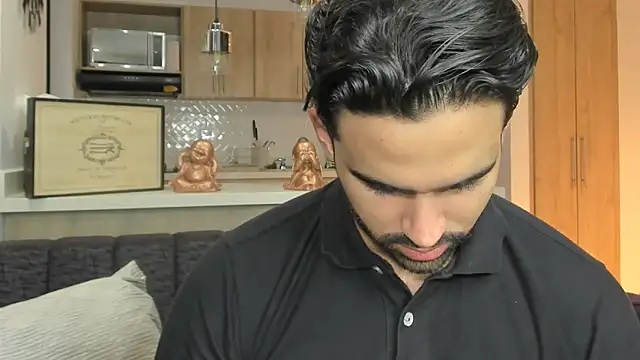 BradleySmithx online show from 10.10.25