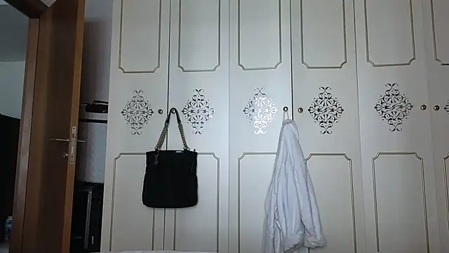 Allys online show from 12.04.24