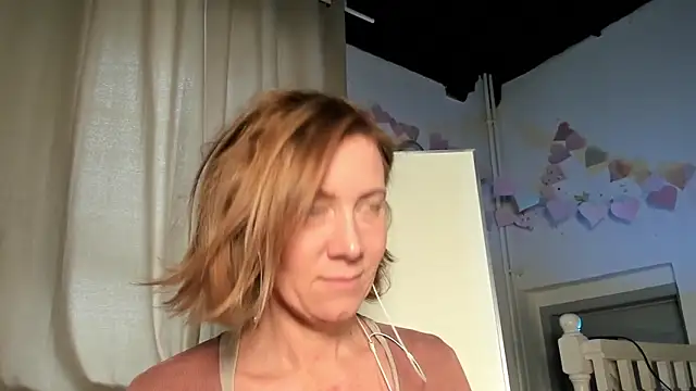 Lola Belgium online show from 02.15.25