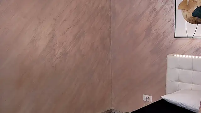 Sierra Halle online show from 01.03.25