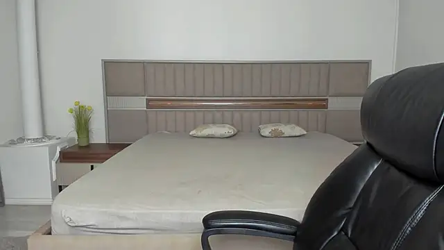 Sierra Halle online show from 11.30.25