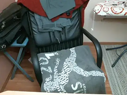 Snapshot of olibrius71 chatting on 01.27.25 olibrius71 online show from 01.27.25